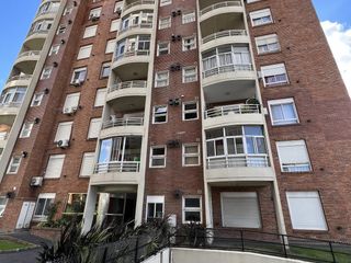 Foto 4 de Venta de departamento de 3 ambientes con balcón en Bernal