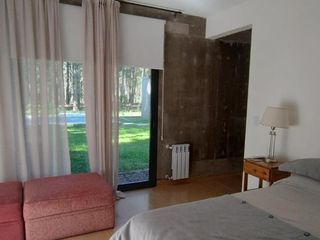 Foto 5 de Casa tres dormitorios  en venta en VillaRobles con pileta. Costa Atlantica