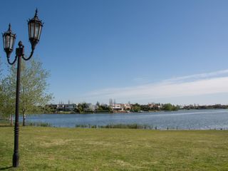 Foto 85 de Casa en venta en Santa Bárbara, 4 dormitorios, a la laguna