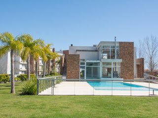 Foto 71 de Casa en venta en Santa Bárbara, 4 dormitorios, a la laguna