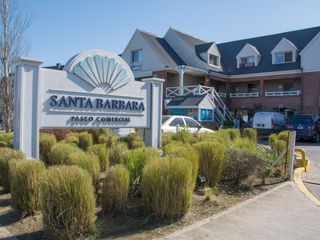 Foto 53 de Casa en venta en Santa Bárbara, 4 dormitorios, a la laguna