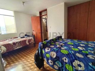Foto 2 de VENTA DE AMPLIO DEPARTAMENTO EN ANCÓN