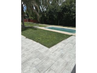 Foto 1 de Casa con piscina, y amplio jardin. Alquiler TEMPORARIO. Villa Amelia.