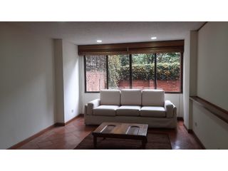 Foto 1 de Iluminado apartamento para venta en Puente Largo