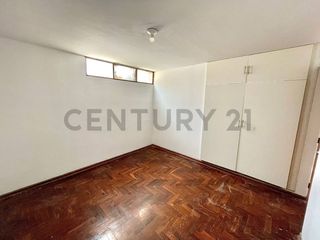 Foto 1 de VENTA DE DEPARTAMENTO FRENTE A PARQUE EN PRIMER PISO