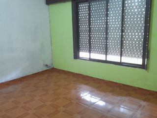 Foto 16 de Casa con Departamento en venta en Avellaneda Este