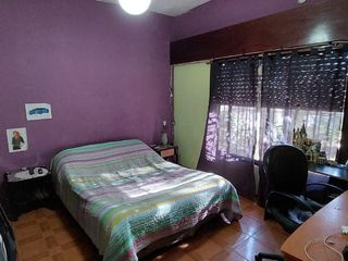 Foto 3 de Casa con Departamento en venta en Avellaneda Este