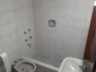 Foto 21 de Casa con Departamento en venta en Avellaneda Este