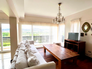 Foto 6 de Exclusiva Residencia en Los Perales: Elegancia y Amplitud en Cada Rincón