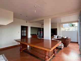 Foto 9 de Exclusiva Residencia en Los Perales: Elegancia y Amplitud en Cada Rincón