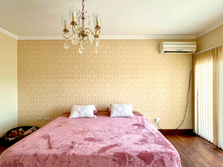 Foto 4 de Exclusiva Residencia en Los Perales: Elegancia y Amplitud en Cada Rincón