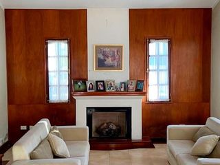 Foto 6 de Exquisita Casa en Huaico: Espacios Amplios y Confort.