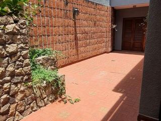 Foto 12 de IMPORTANTE CASA CERCA DEL PARQUE SAN MARTÍN