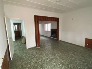 Foto 3 de Se vende hermosa casa céntrica con galpón para emprendimiento