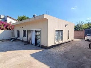Foto 3 de Casa en venta - 2 Dormitorios 1 Baño - Cochera - 800Mts2 - Paso del Rey