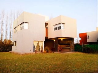 Foto 13 de Casa en  ALQUILER TEMPORAL, VILLA ALLENDE GOLF