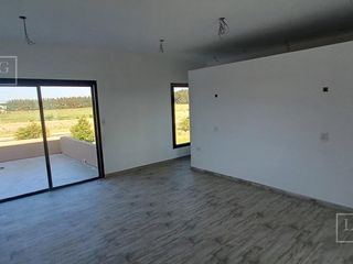 Foto 14 de Casa de diseño a espejo de agua Cantón Islas