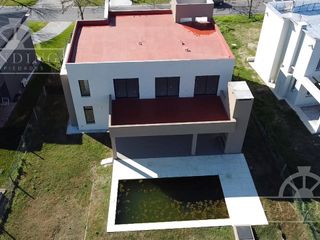 Foto 28 de Casa de diseño a espejo de agua Cantón Islas