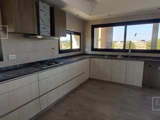 Foto 12 de Casa de diseño a espejo de agua Cantón Islas