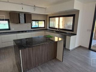 Foto 4 de Casa de diseño a espejo de agua Cantón Islas