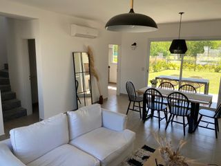Foto 3 de OPORTUNIDAD 4 ambientes con galería y jardín de 118 M2