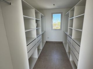 Foto 4 de Casa a estrenar en El Canton Golf con Pileta