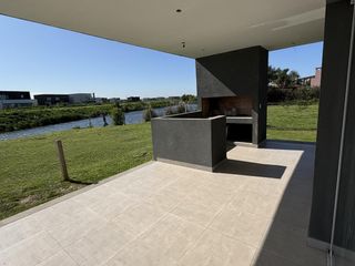 Foto 7 de Casa a estrenar en El Canton Golf con Pileta