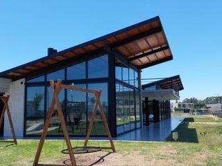 Foto 4 de Moderna Casa en Venta en Carpinchos - Nordelta