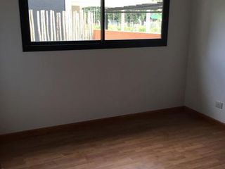 Foto 6 de DPTO.  PB C/JARDIN PROPIO  -3AMB-  ESPACIO LAS CAVAS