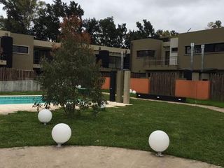 Foto 14 de DPTO.  PB C/JARDIN PROPIO  -3AMB-  ESPACIO LAS CAVAS