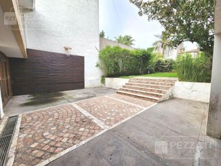 Foto 6 de Casa en  alquiler por 24 meses. Z/ Stella Maris. 3 dormitorios. Escritorio . Parque. Garage doble. Playroom
