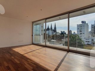 Foto 1 de VENTA  Departamento - La Plata Plaza Moreno