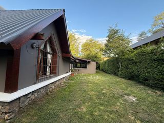 Foto 7 de VENTA CASA VILLA LA ANGOSTURA- 4 amb/parque, quincho - Centro-