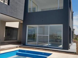 Foto 4 de Casa al Agua en Vistas, Puertos venta