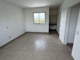 Foto 4 de Casa con terreno de 1035m2 con Pileta a Estrenar en El Cantón Puerto