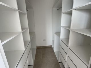 Foto 16 de Casa con terreno de 1035m2 con Pileta a Estrenar en El Cantón Puerto