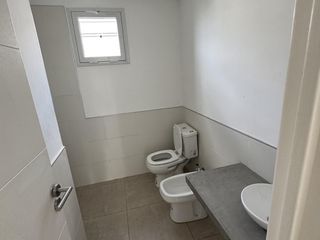 Foto 9 de Casa con terreno de 1035m2 con Pileta a Estrenar en El Cantón Puerto
