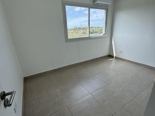 Foto 7 de Casa con terreno de 1035m2 con Pileta a Estrenar en El Cantón Puerto