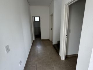 Foto 25 de Casa con terreno de 1035m2 con Pileta a Estrenar en El Cantón Puerto