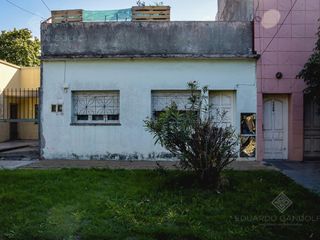 Foto 1 de OPORTUNIDAD - PH independiente al frente - VENTA DIRECTA!!