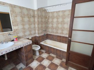 Foto 7 de Casa 3 dormitorios con balcón y garage en b° Juniors (APPTO BANCOR)