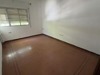 Foto 8 de Casa 3 dormitorios con balcón y garage en b° Juniors (APPTO BANCOR)