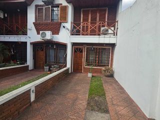 Foto 3 de AMPLIO DUPLEX CON PARQUE Y COCHERA
