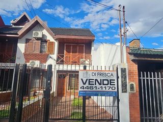 Foto 1 de AMPLIO DUPLEX CON PARQUE Y COCHERA