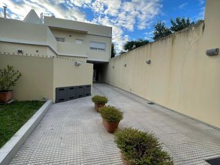 Foto 1 de Depto 2 ambientes con cochera, terraza privada y parrilla - Wilde
