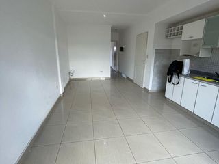Foto 4 de Depto 2 ambientes con cochera, terraza privada y parrilla - Wilde