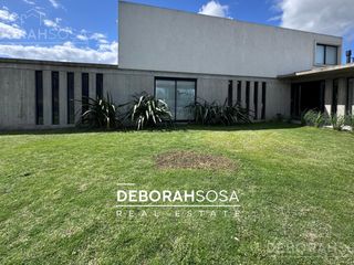 Foto 5 de Casa en Venta 4 dormitorios Al Golf con Pileta- Barrio El Canton Escobar