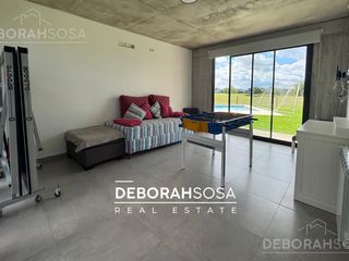 Foto 13 de Casa en Venta 4 dormitorios Al Golf con Pileta- Barrio El Canton Escobar