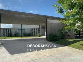 Foto 2 de Casa en Venta 4 dormitorios Al Golf con Pileta- Barrio El Canton Escobar