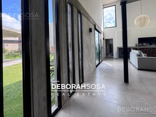 Foto 23 de Casa en Venta 4 dormitorios Al Golf con Pileta- Barrio El Canton Escobar